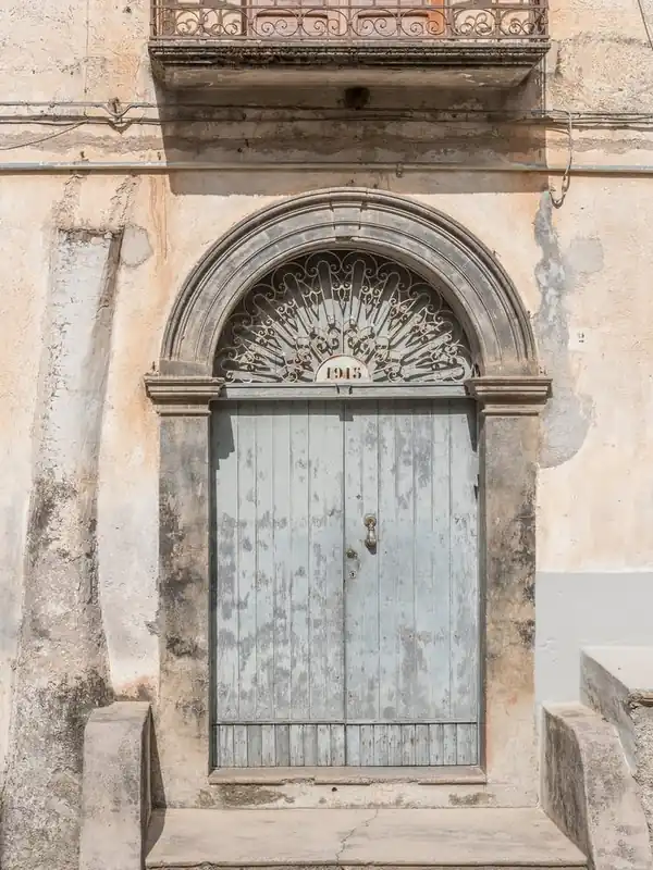Secure Checkout Door With Pastel Colors